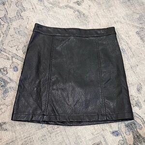 Faux Leather skirt M(7/8)
